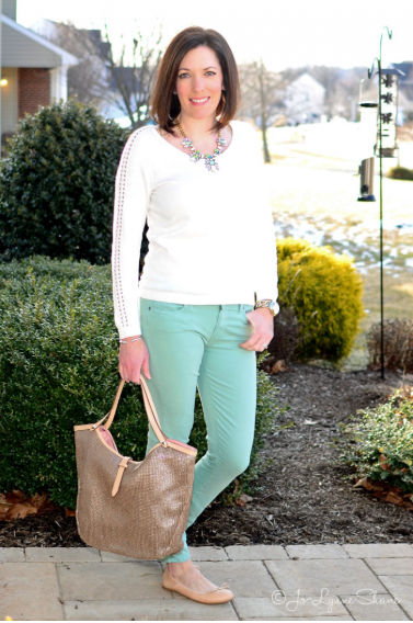 The Ultimate Beginner's Makeup Tutorial: Step-by-Step Guide for a Flawless Look